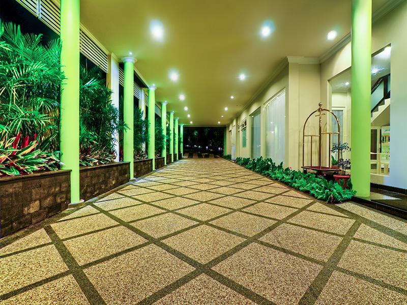 Riverstone Hotel & Cottage บาตู ภายนอก รูปภาพ