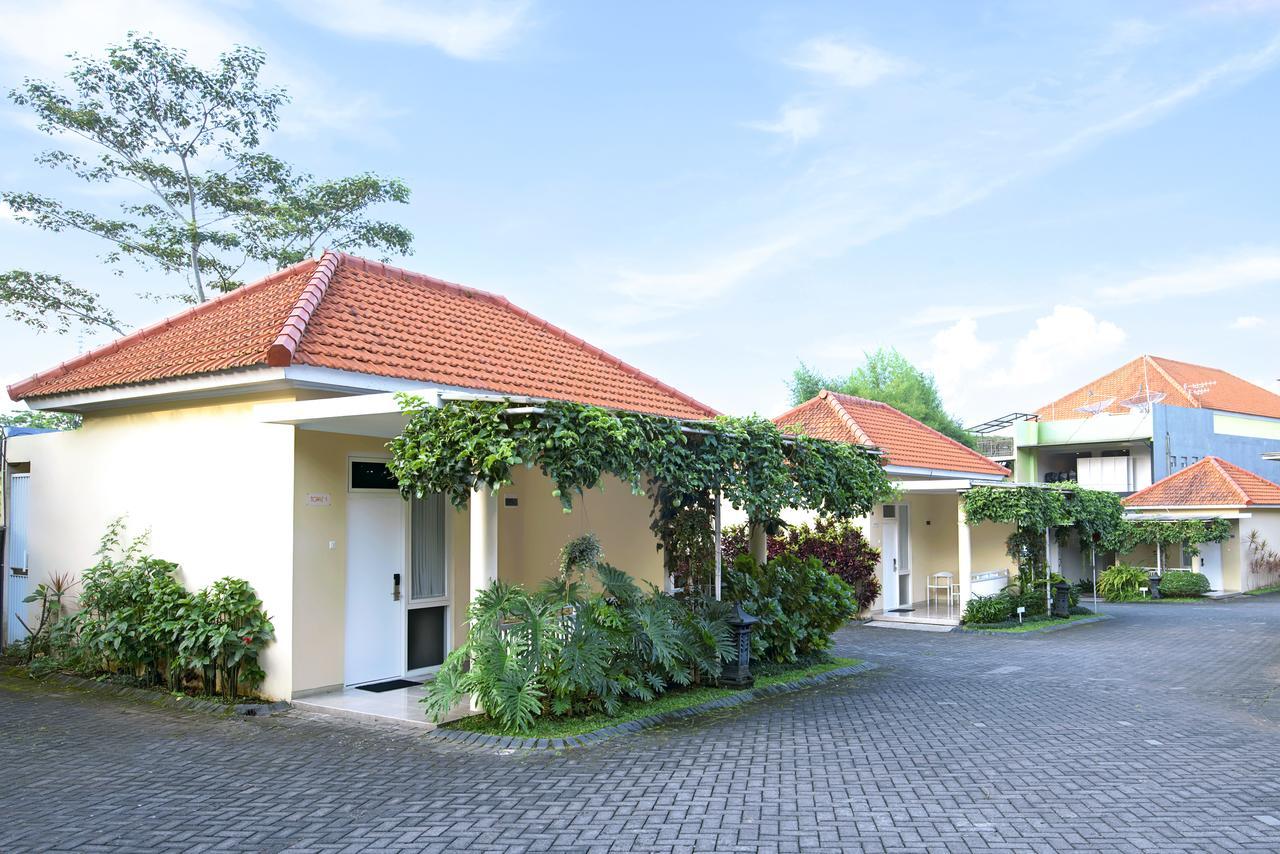 Riverstone Hotel & Cottage บาตู ภายนอก รูปภาพ
